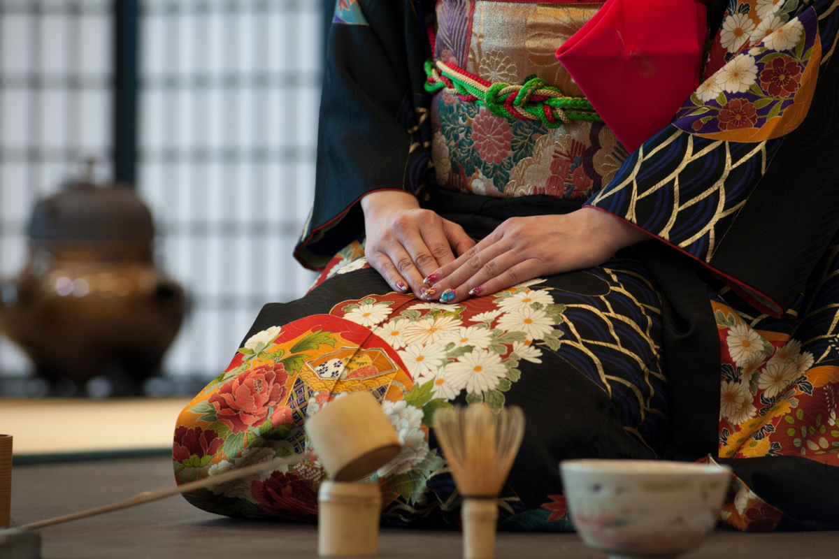 A Japanese tea ceremony with matcha tools.