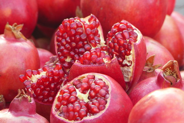 Pomegranate source of urolithin A.