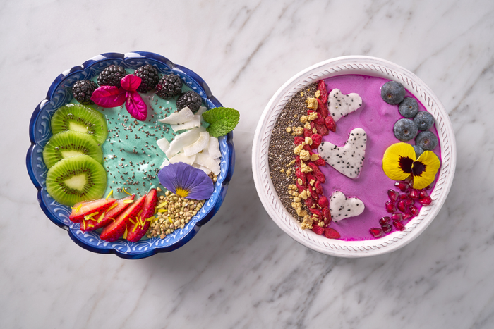 Colorful breakfast bowls.